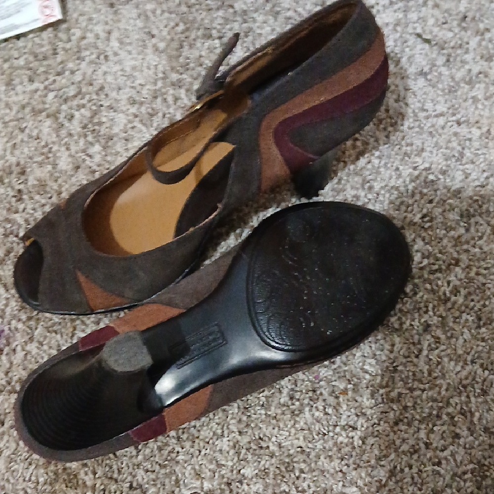 Croft And BarrowElegant Brown and Burgundy Women's Heels